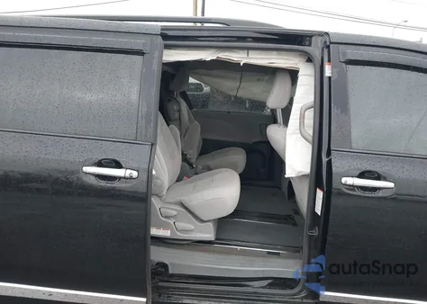 2015 Toyota Sienna Le 8 Passenger из США, поврежденный, VIN 5TDKK3DC9FS613054